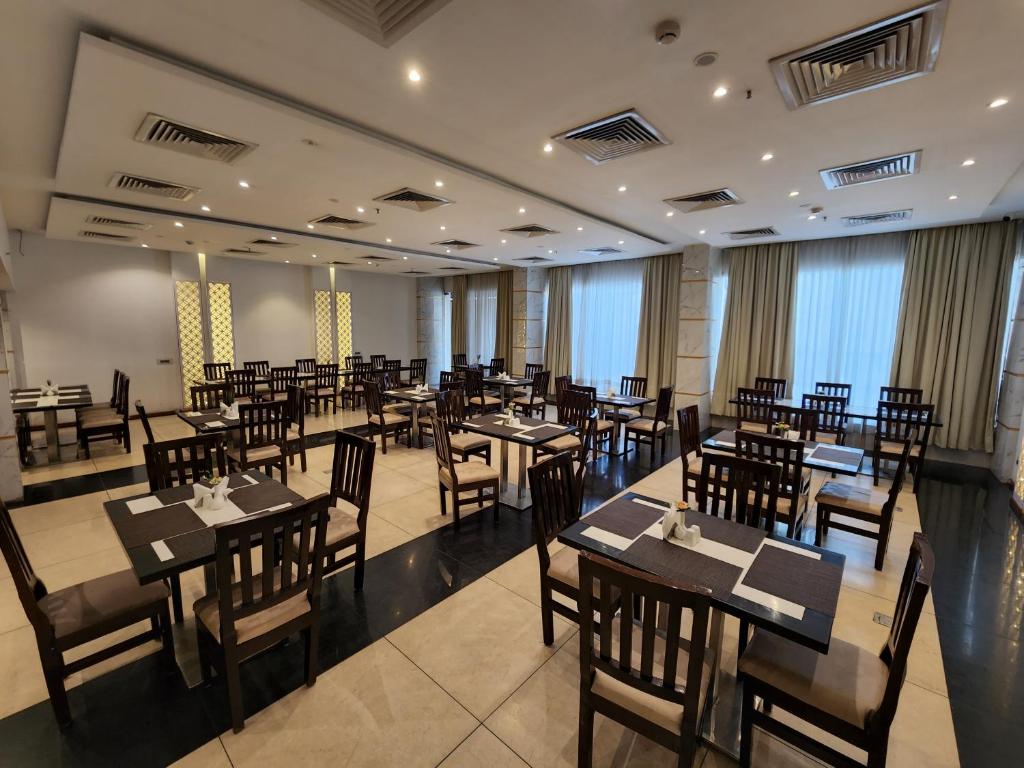 Restaurace v ubytování Hotel Preethi International