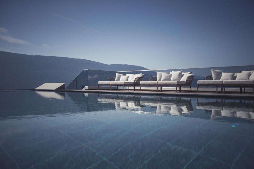 Bazén v ubytování Terentnerhof 4*S active & lifestyle hotel nebo v jeho okolí