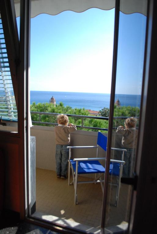 Hotel Palace - Superior Triple Room With Balcony And Sea View