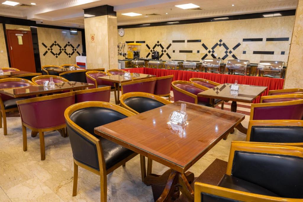 Three 888 Hotel - Resim 11