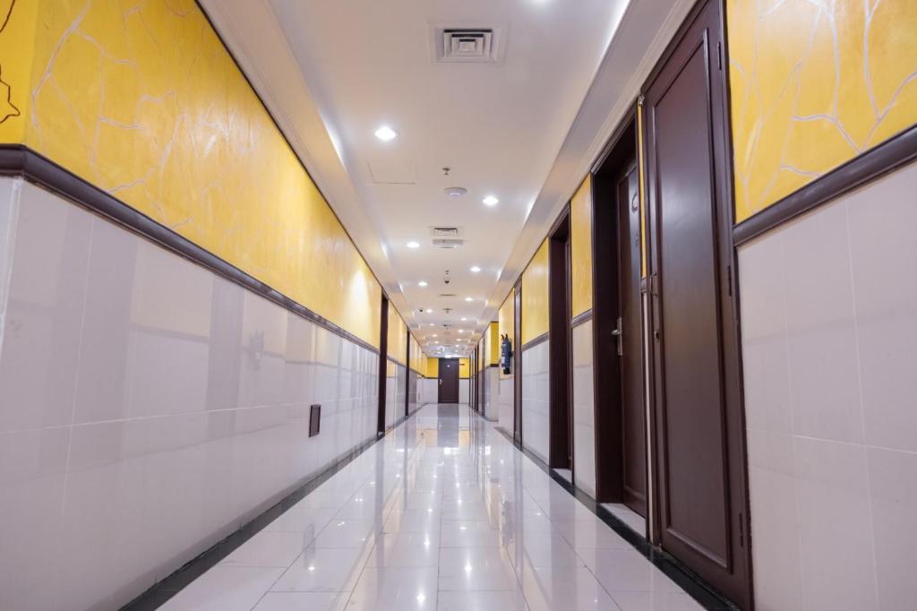 Three 888 Hotel - Resim 13