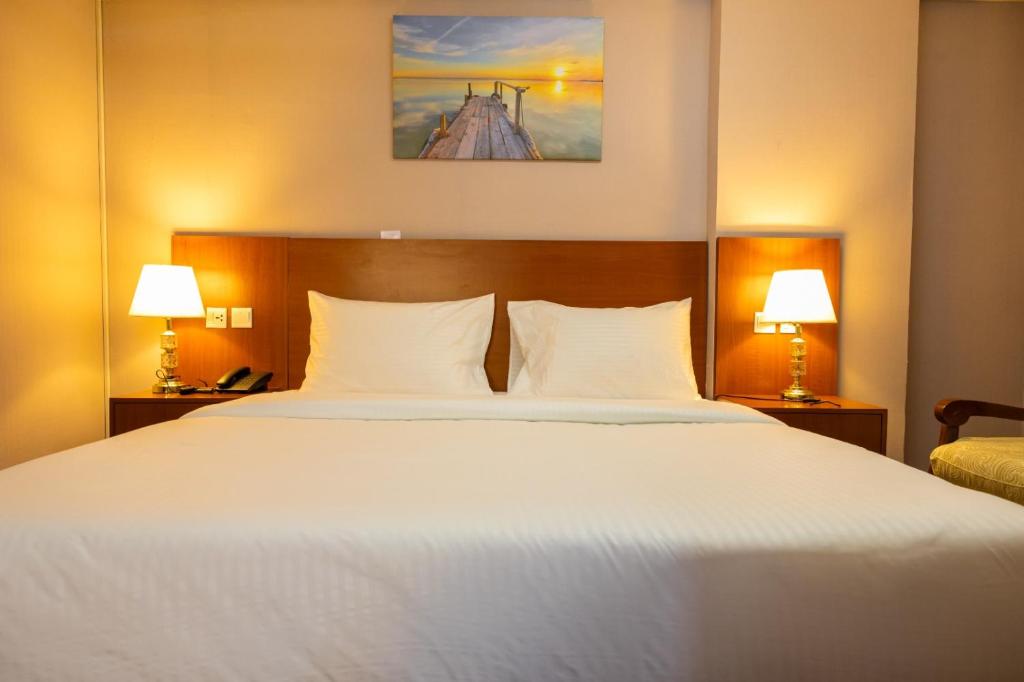 Three 888 Hotel - Resim 33