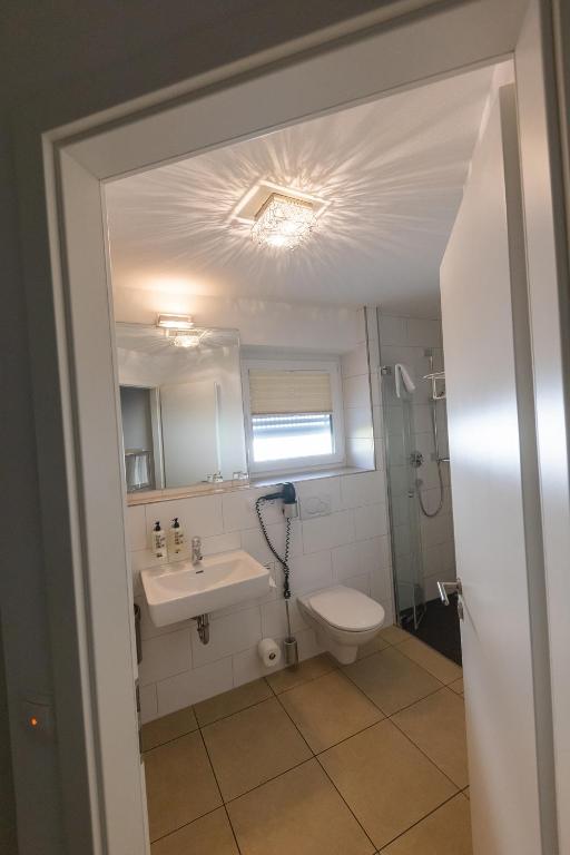 Boardinghouse HOME - adults only - - 舒适公寓 B，提供厨房和阳台或露台
