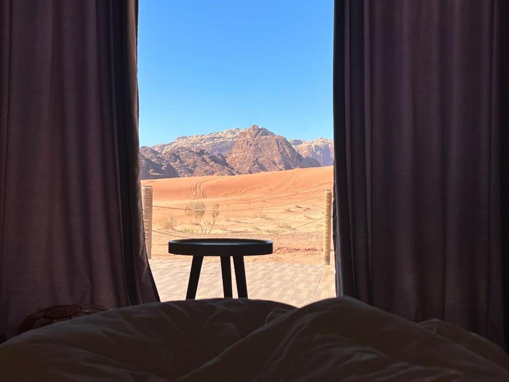 Nespecifikovaný výhled na hory nebo výhled na hory při pohledu z luxury tent