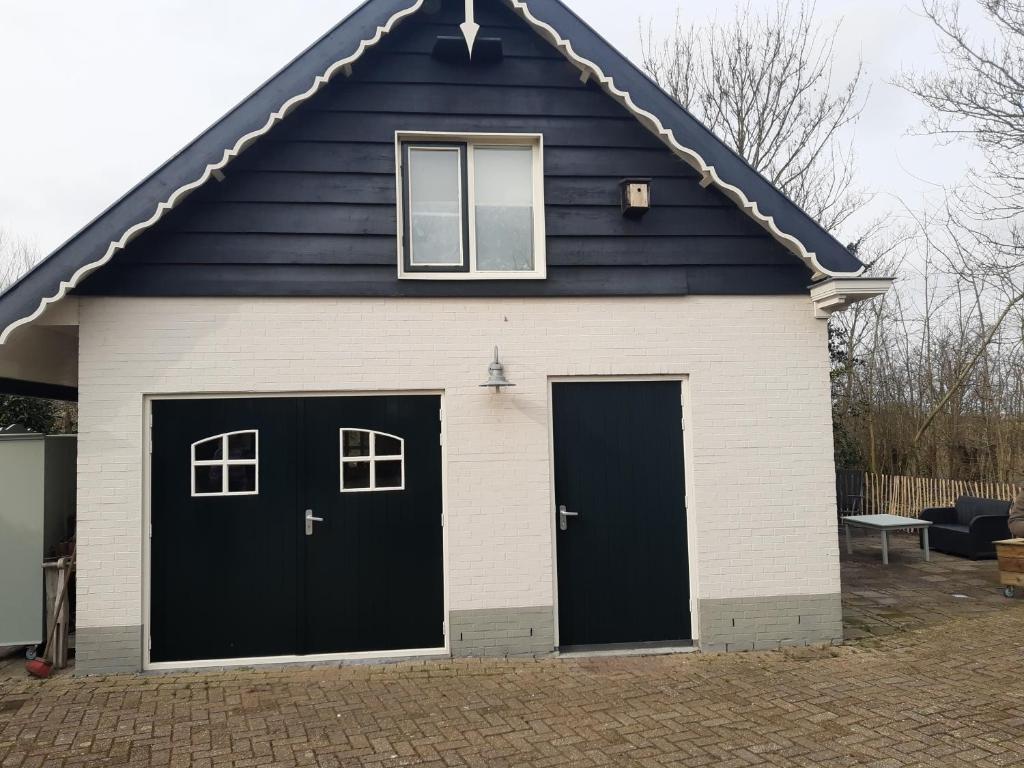 Budova, kde se prázdninový dům nachází