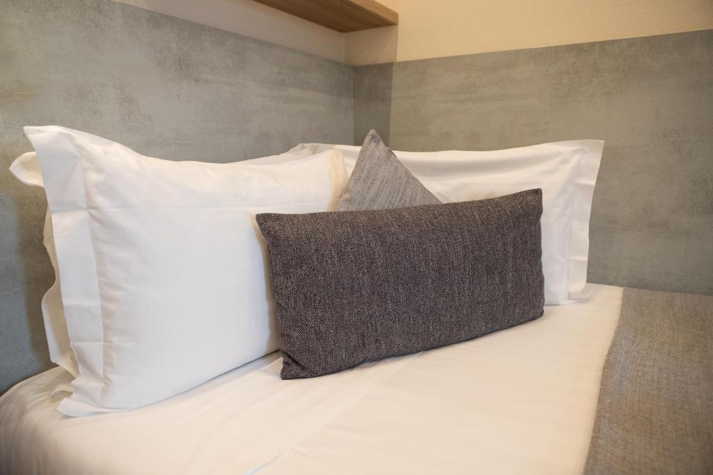 Antica Piacenza - Double Room With French Bed And Balcony