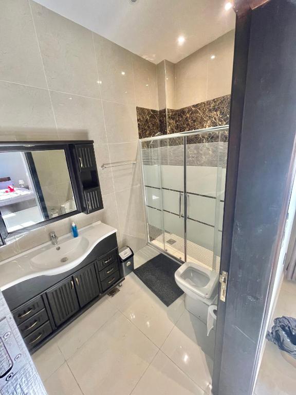 Koupelna v ubytování Villa Mira GuestHouse 2 - Downtown Central Amman - AL DIYRIH