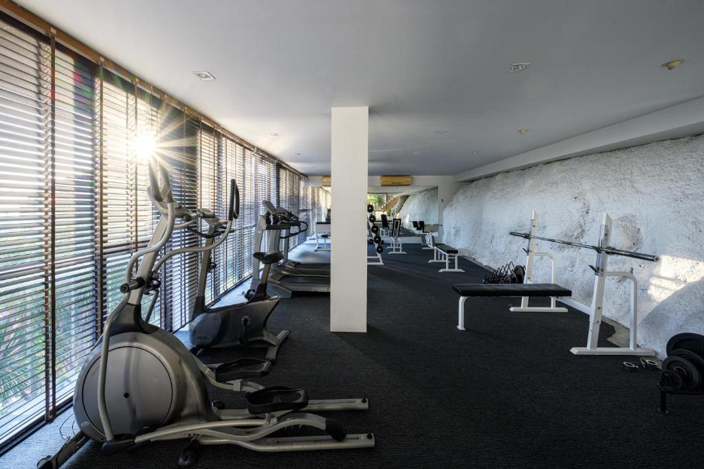 Fitness centrum a/nebo fitness zařízení v ubytování Karon Phunaka Resort