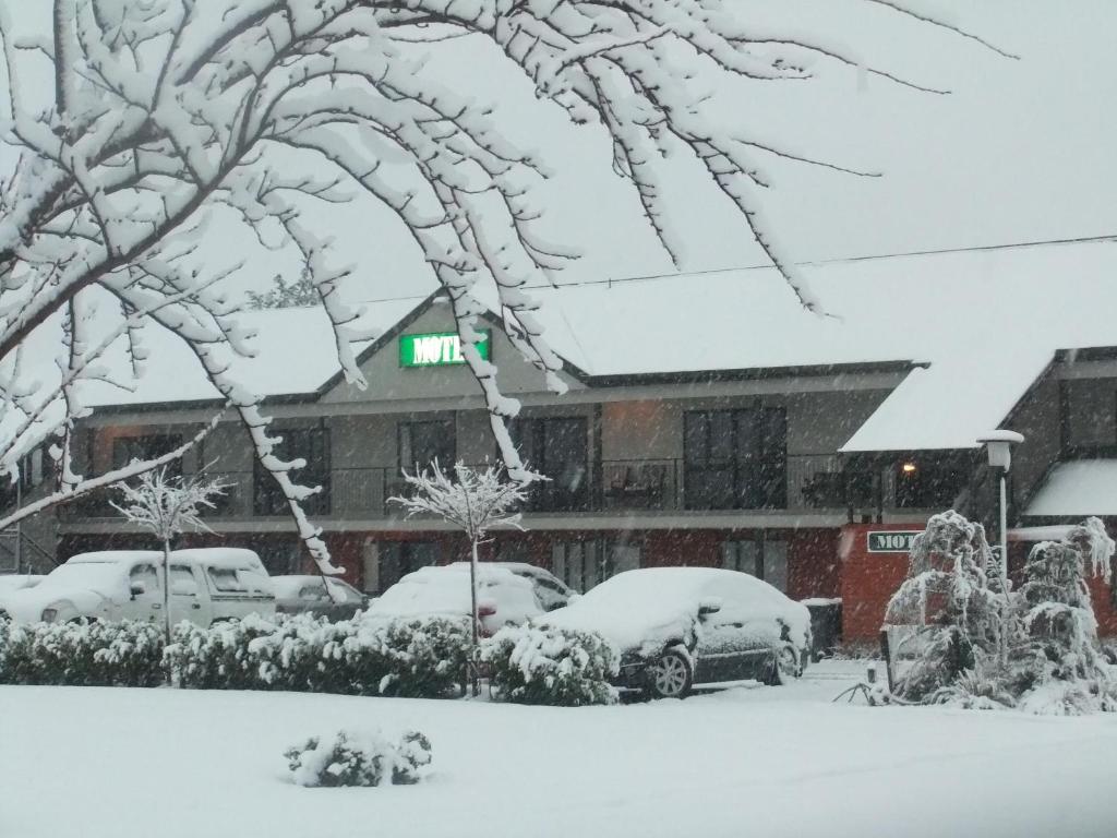Darfield Motel v zimě
