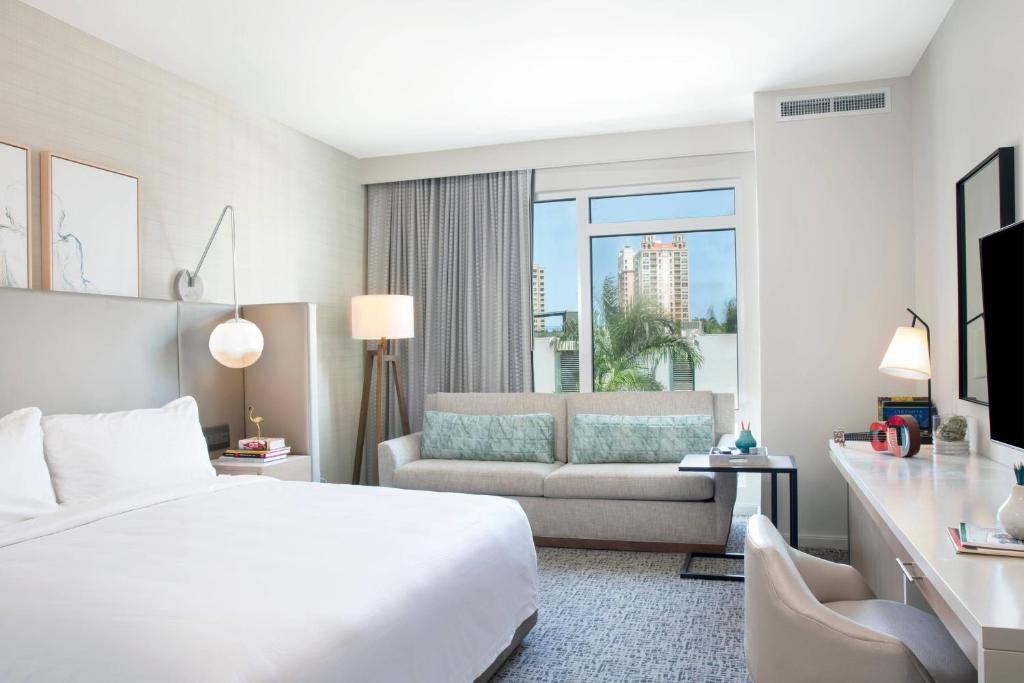 Art Ovation Hotel, Autograph Collection - King Room Met Bankbed - Hoge Vloer