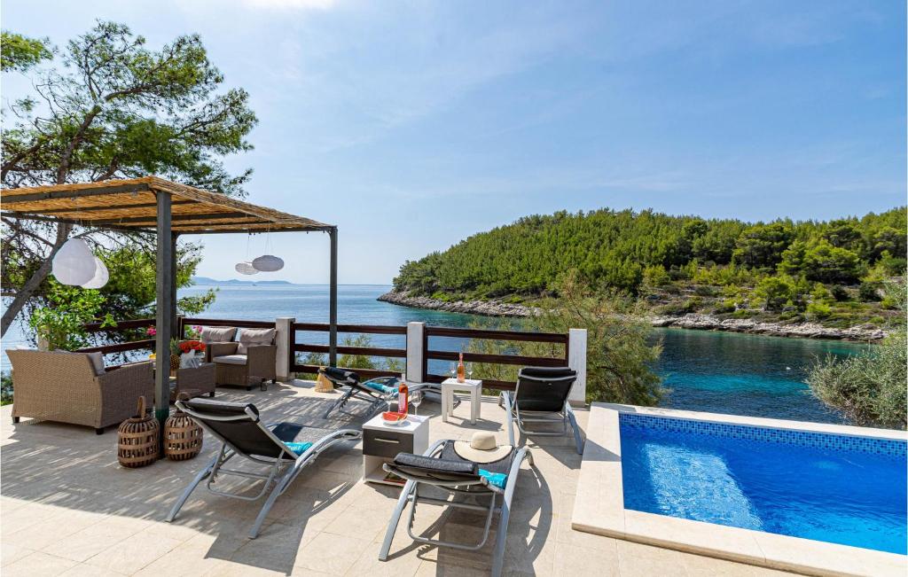 Two-Bedroom Holiday Home In Blato