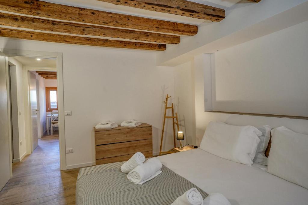 Ecco Suites Apartments - 4