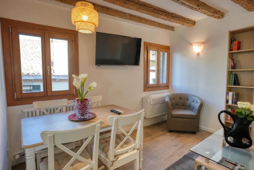 Ecco Suites Apartments - 11