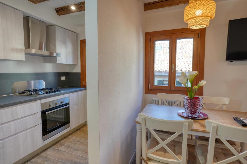 Ecco Suites Apartments - 16