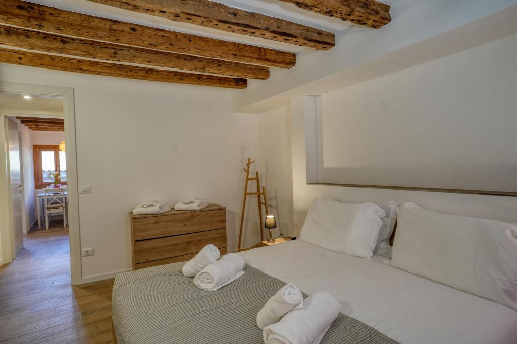 Ecco Suites Apartments - 18