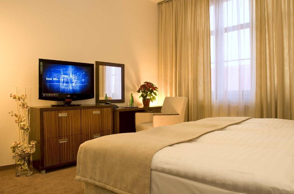 Hotel Academic - Doppel- Oder Zwillingszimmer