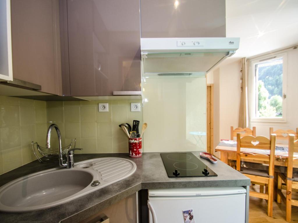 Zdjęcie z galerii obiektu Appartement 4 pers. avec balcon face à l'Aiguille du Midi, Chamonix, parking & services inclus - FR-1-343-210 w Chamonix-Mont-Blanc