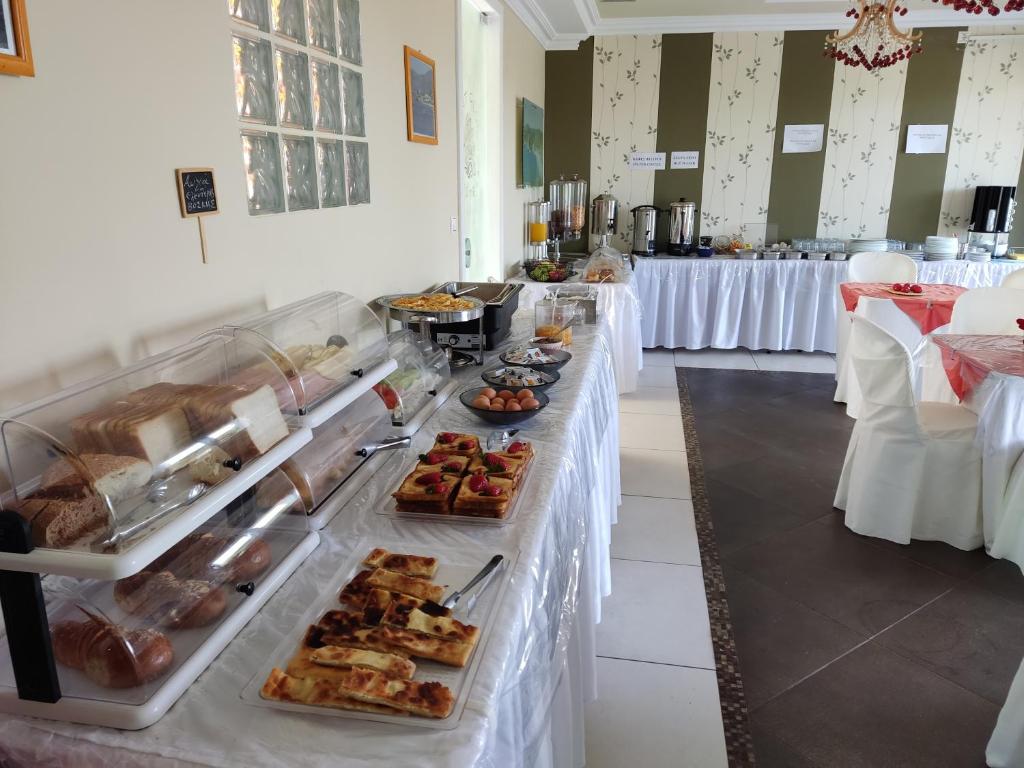 Jídlo v aparthotelu nebo okolí