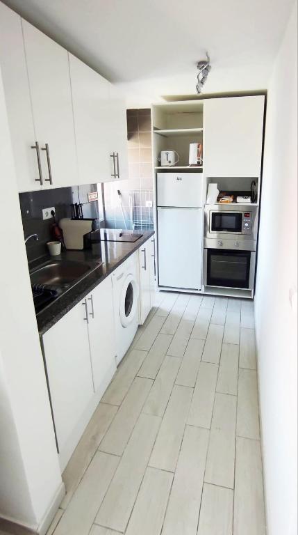 Lemon Tree House Coimbra - Courtyard garden with city views - 2