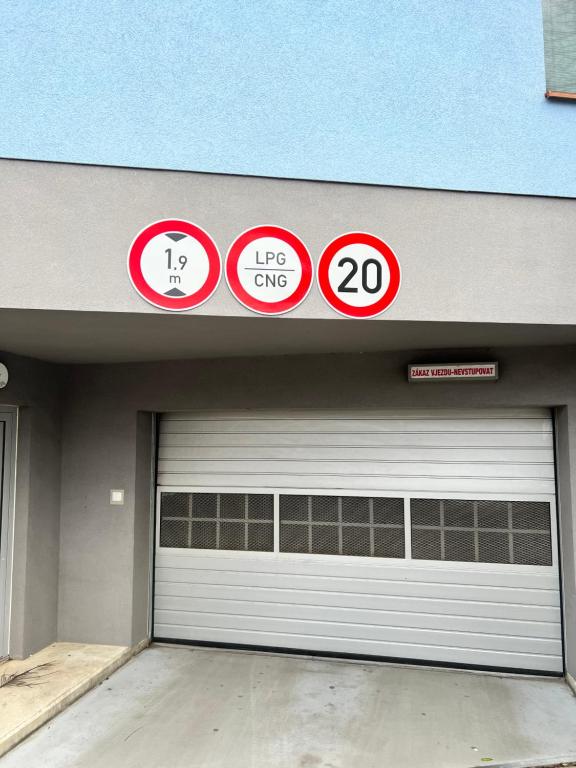 Certifikát, hodnocení, plakát nebo jiný dokument vystavený v ubytování Maria Apartments - Free Parking