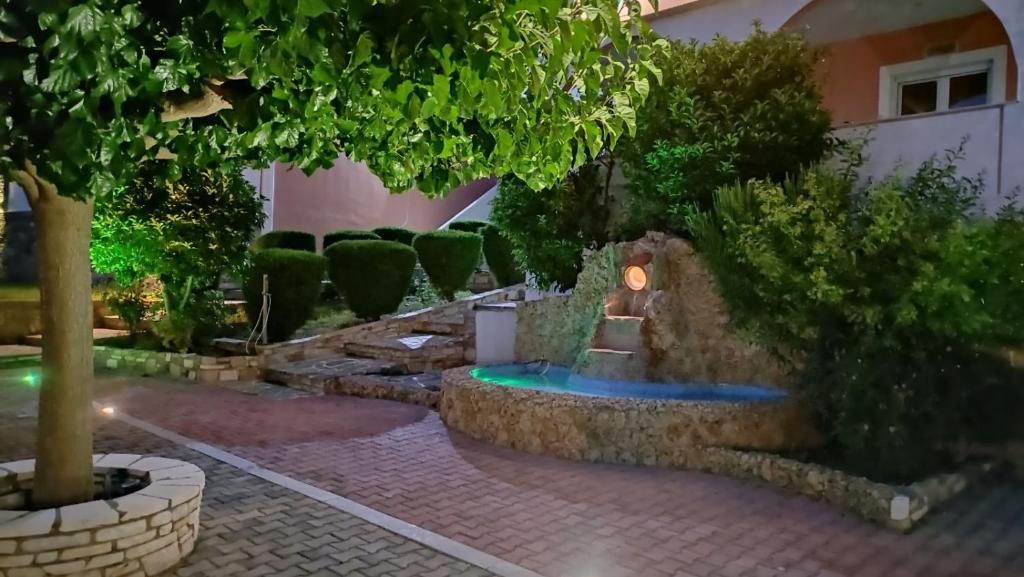 Bazén v ubytování Saint George's Hotel nebo v jeho okolí