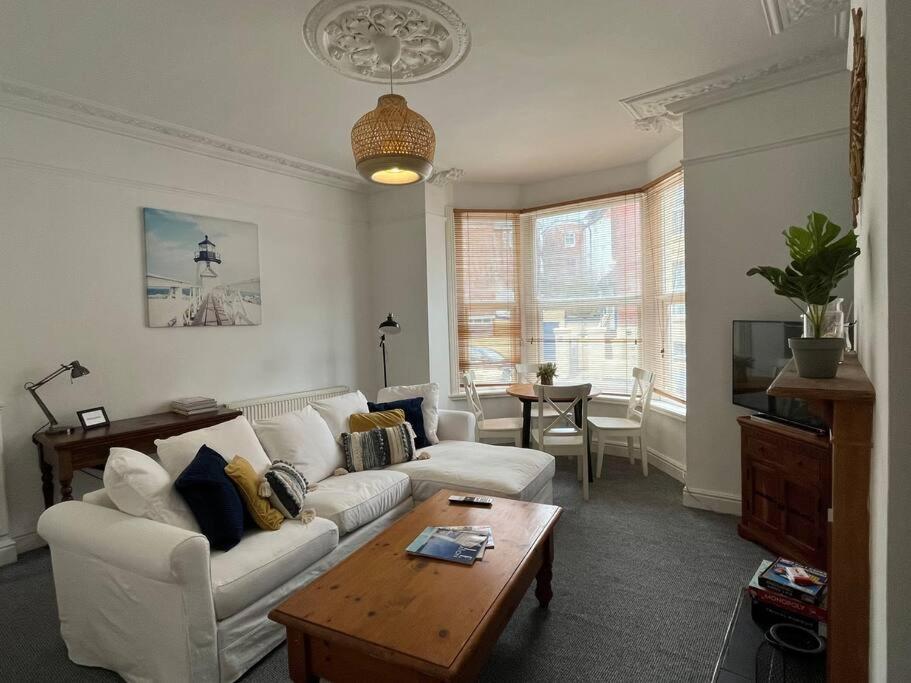 Little Southsea flat, Portsmouth (updated prices 2024)