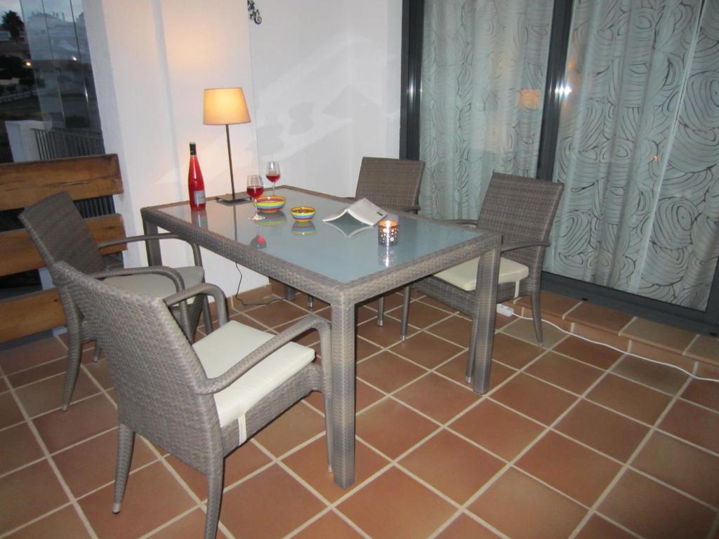 Posedenie v ubytovaní Lovely Apartment in La Cala de Mijas