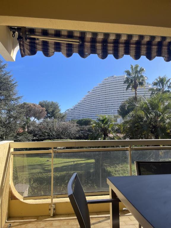 Zdjęcie z galerii obiektu Appartement pour 4 personnes à 5min des plages de Villeneuve Loubet w mieście Villeneuve-Loubet