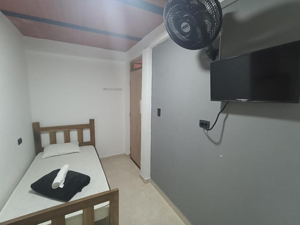 TV a/nebo společenská místnost v ubytování Ekolores Hostal - PARQUE DEL CAFÉ - 313-468-08-41