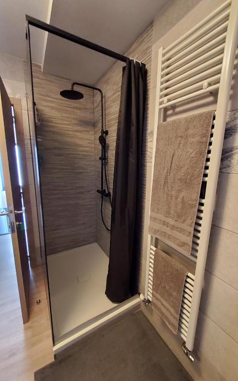 Koupelna v ubytování Chambre deluxe au 2ème étage, chambre double au 4ème étage NOT A HÔTEL