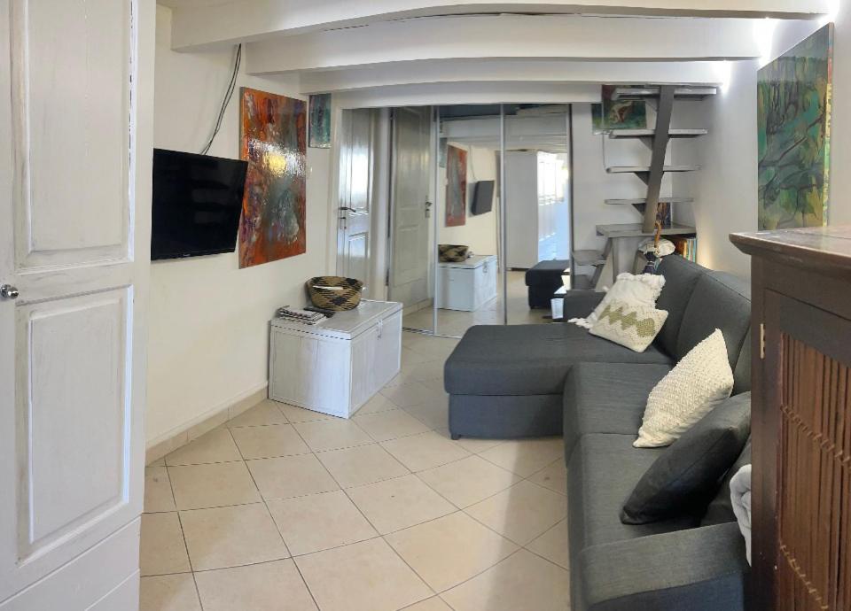 Près du Vieux port Studio terrasse vue dégagée église de Saint Jean - Appartement Met één Slaapkamer