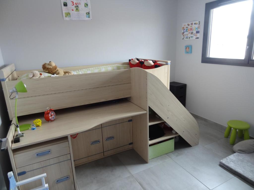 Posteľ alebo postele v izbe v ubytovaní Villa moderne dans quartier calme