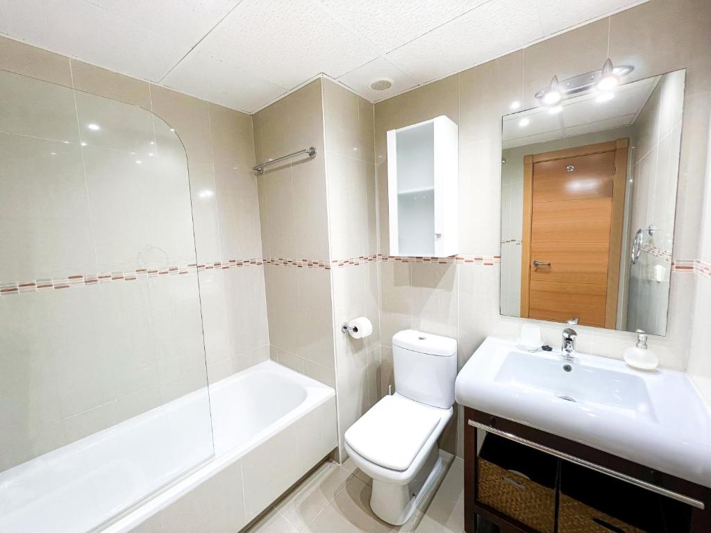 Koupelna v ubytování Apartamento acogedor de 2 dormitorios a solo 150 m de la playa Sabinillas, Manilva