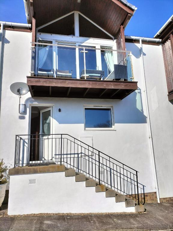 Balkón nebo terasa v ubytování Seaview cosy 2 bed home in Lamlash - 'Mid Drive'