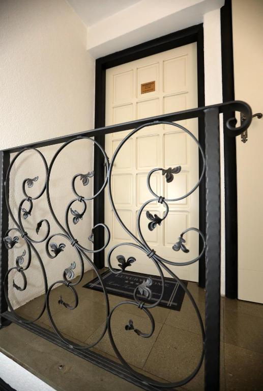 Apartment Secret life