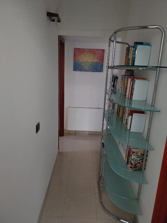 Knižnica v apartmáne