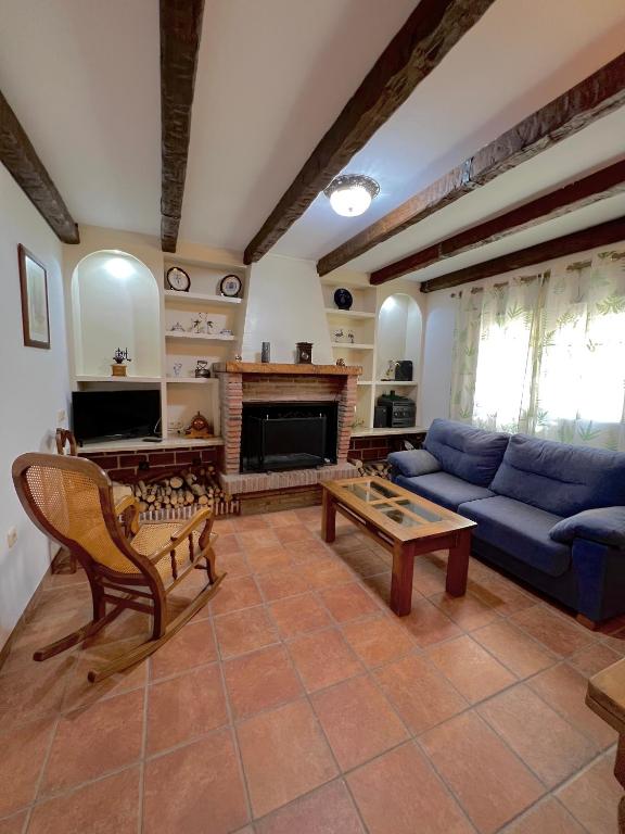 Kuchyň nebo kuchyňský kout v ubytování CASA RURAL VELEFIQuE