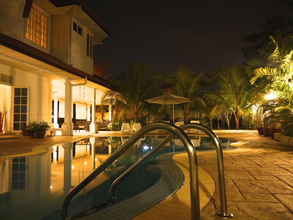 Bazén v ubytování Rumah Putih near KLIA nebo v jeho okolí