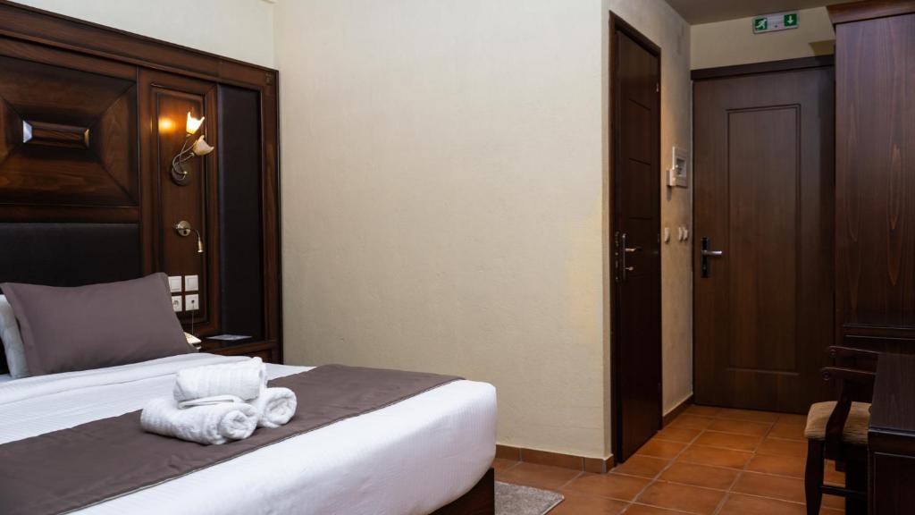 Dellas Boutique Hotel - 14