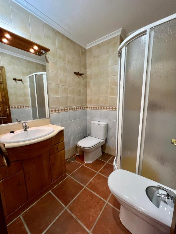 Koupelna v ubytování CASA RURAL VELEFIQuE