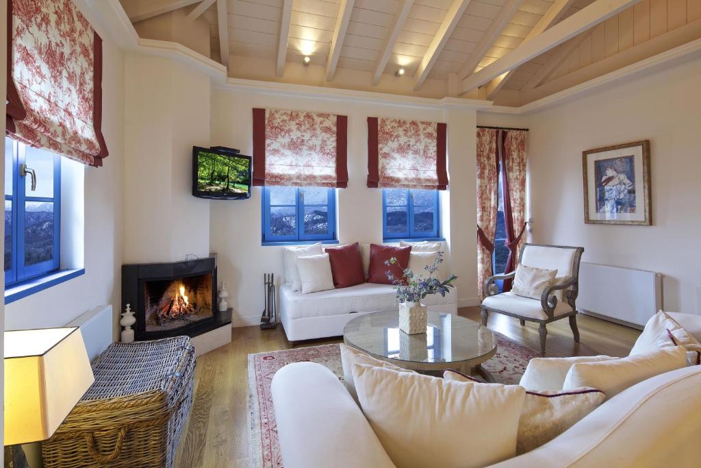 Zagori Suites Luxury Residences - 17