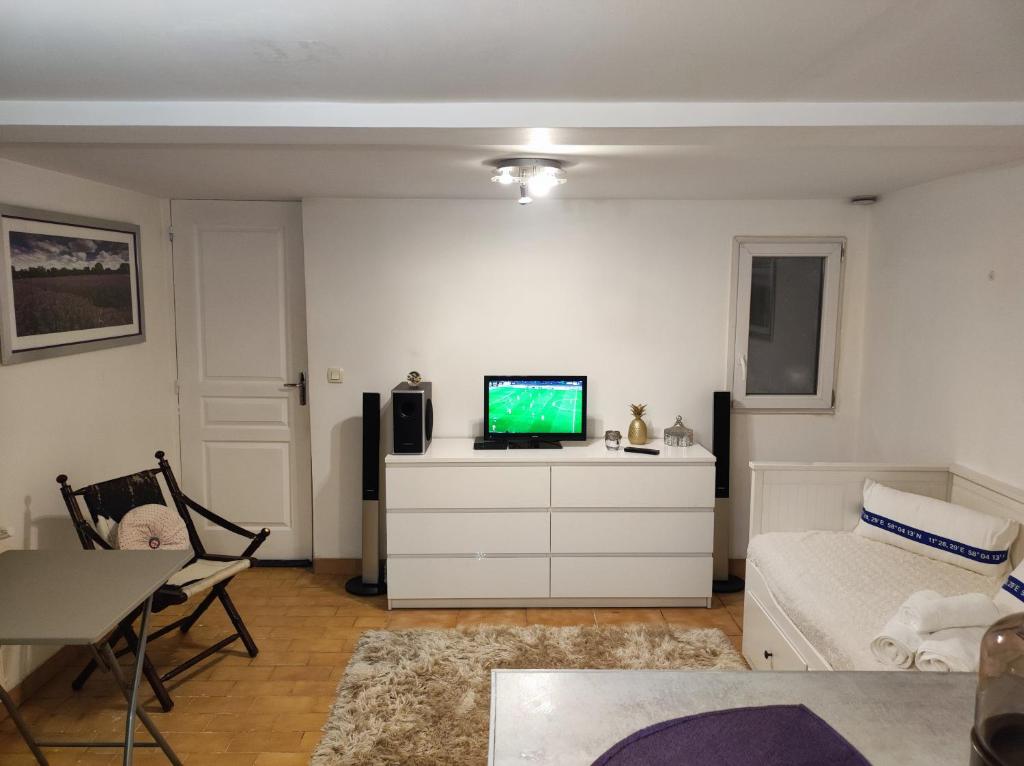 Fotografia z galérie ubytovania Studio équipé jasmin v destinácii Argenteuil