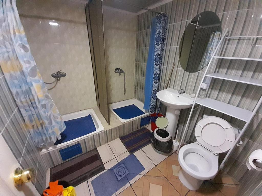 Kylpyhuone majoituspaikassa Hostal MIRAMAR En Pleno Centro de Pozo Almonte