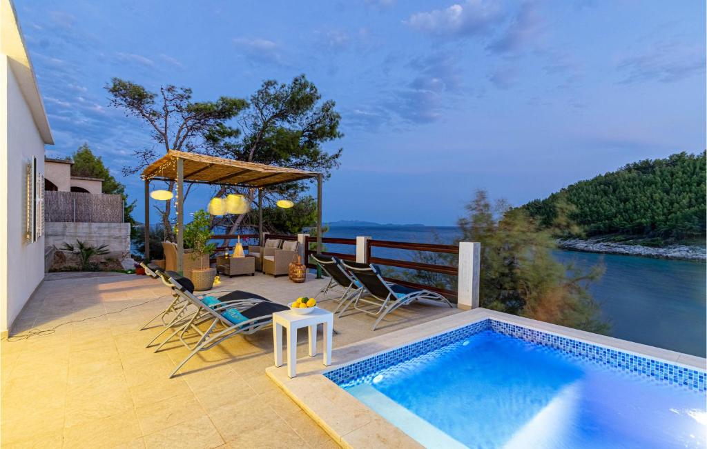 Fotografie z fotogalerie ubytování Two-Bedroom Holiday Home In Blato v destinaci Prizba
