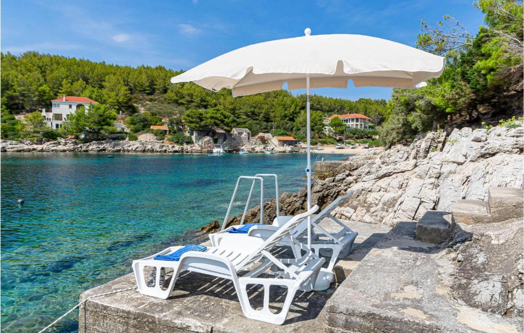 Fotografie z fotogalerie ubytování Two-Bedroom Holiday Home In Blato v destinaci Prizba