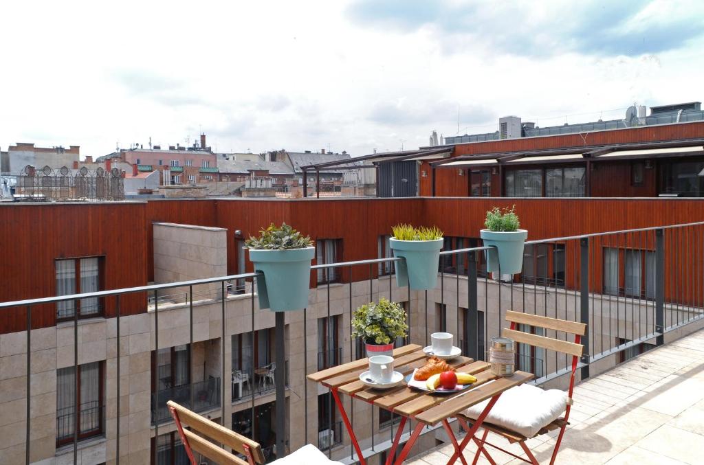 Skyline Residence Soho ☆ with A/C and free parking 1075 Budapest, 9 Kazinczy utca kép - 1
