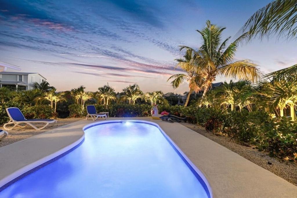 Lower Keys PARADISE 200 Ft of Dockage, Heated Pool, Quick Atlantic