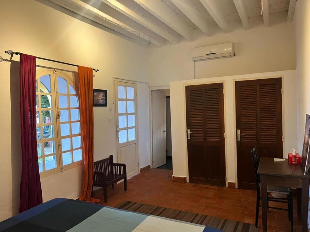 Chez Olivier - Île de Gorée - Double Or Twin Room With Side Sea View