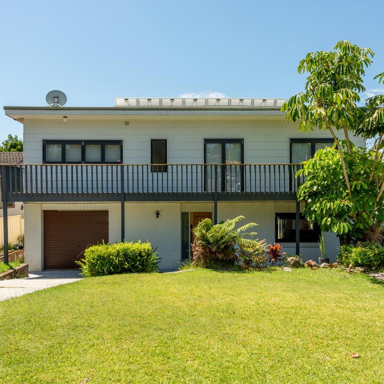 Zahrada ubytování Central Coast-Spacious House 5 minutes drive to beach