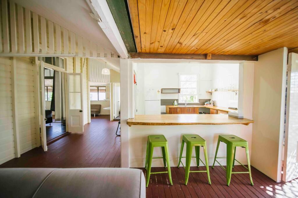 6 Bedroom + 2 Bath Apartment // Cairns Central, Cairns (updated prices